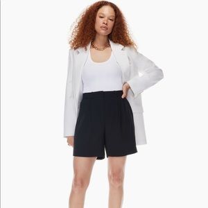 Aritzia Babaton Pleated 7” Short